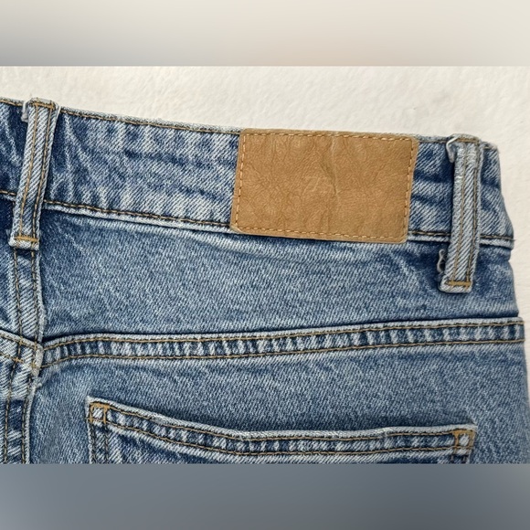 Zara (US6) Distressed Straight Leg Jeans in Light Blue - Picture 6 of 9